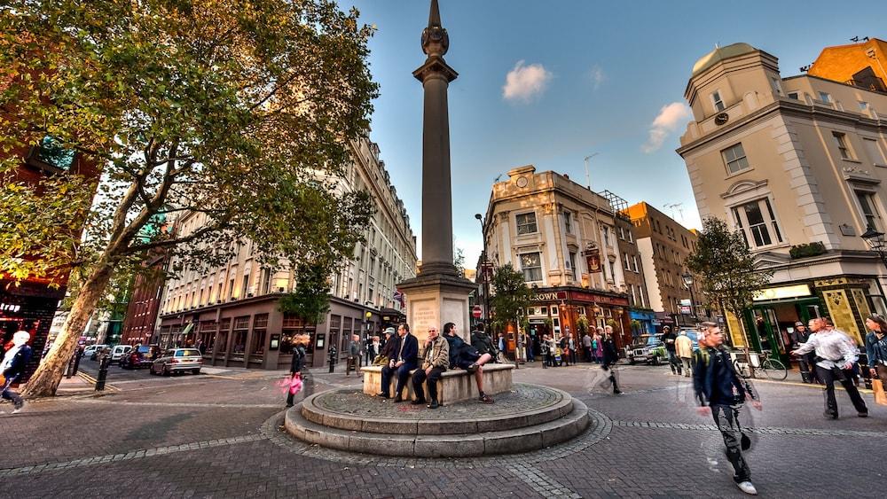 Victory House Leicester Square Лондон Екстериор снимка